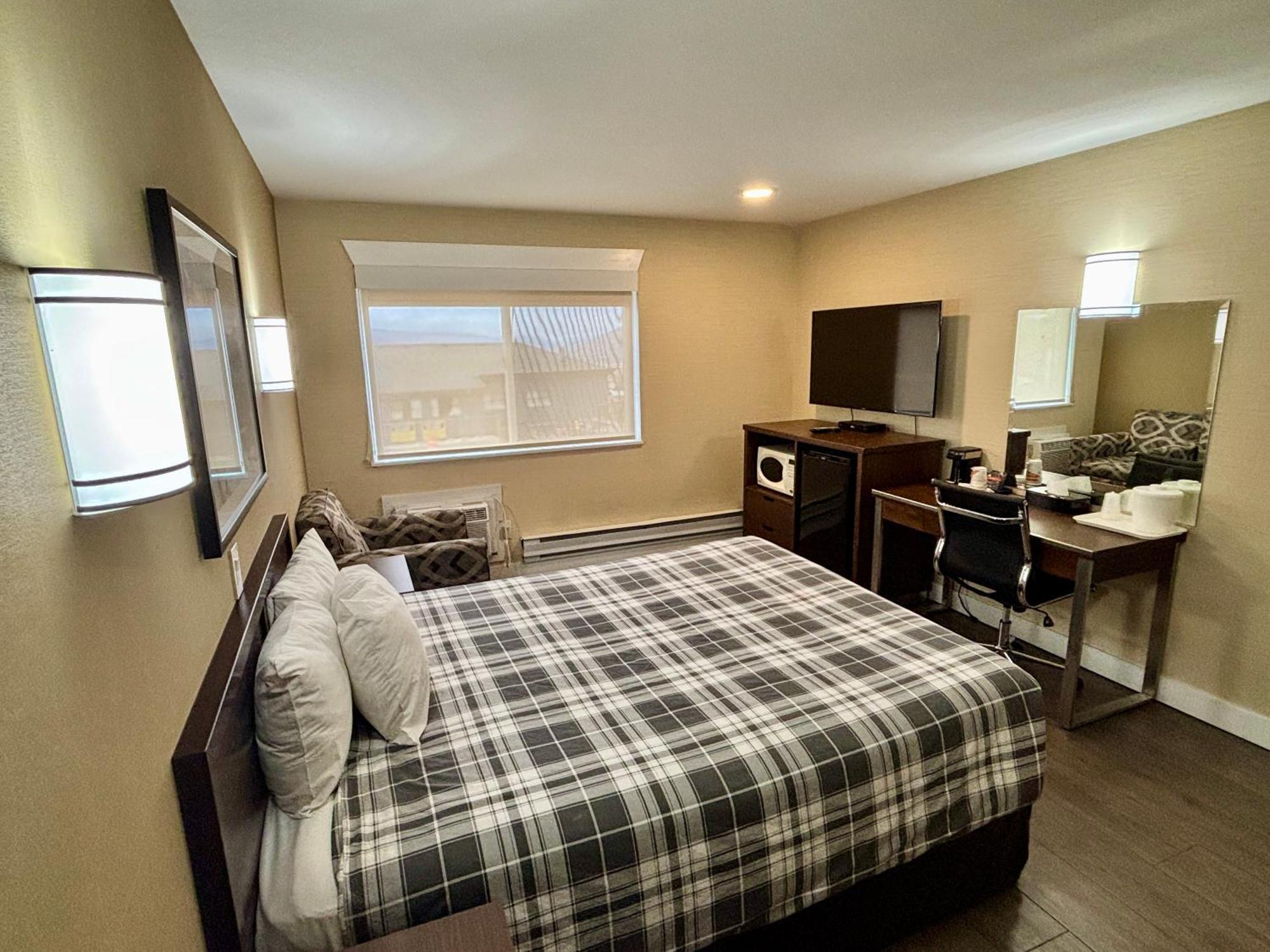 Rodeway Inn & Suites Kamloops Eksteriør bilde