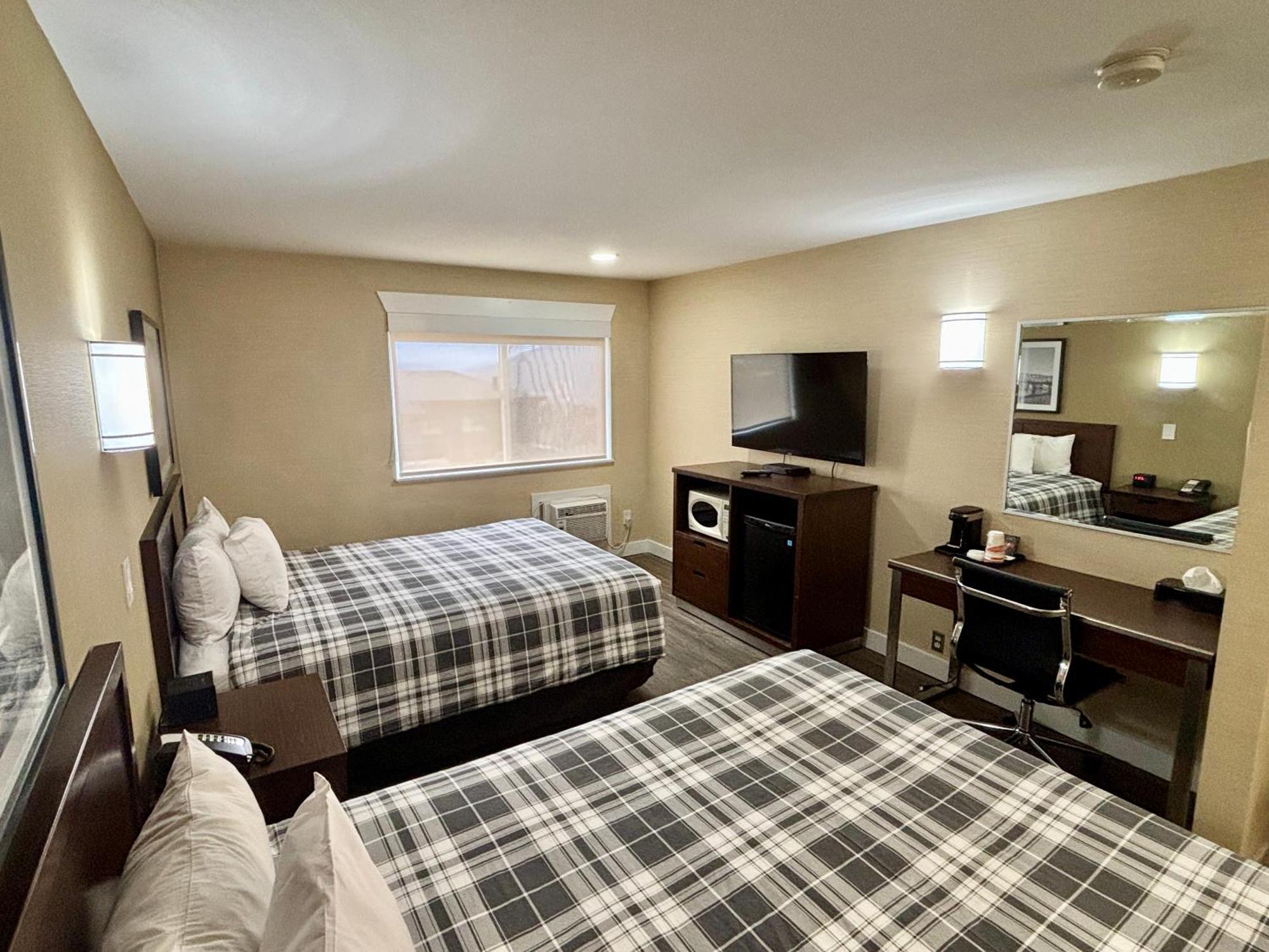 Rodeway Inn & Suites Kamloops Eksteriør bilde