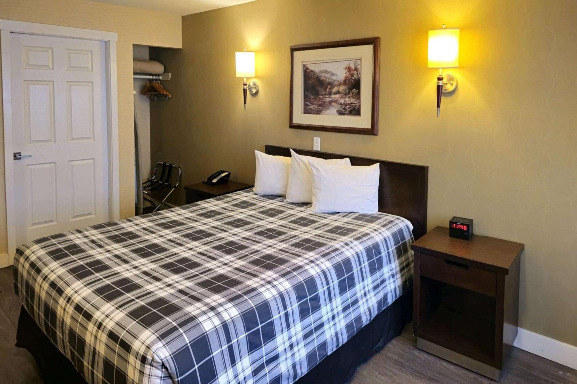 Rodeway Inn & Suites Kamloops Eksteriør bilde