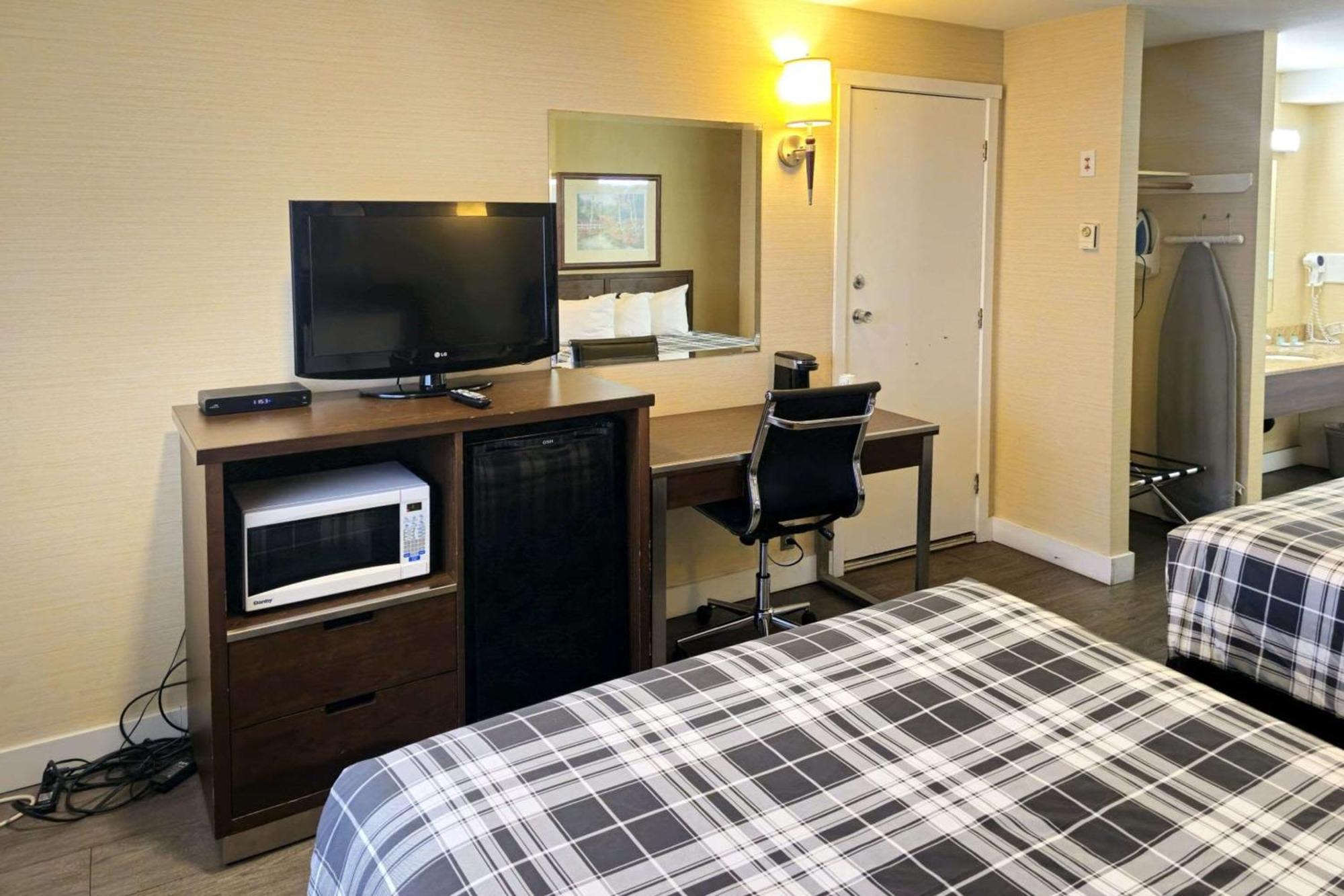 Rodeway Inn & Suites Kamloops Eksteriør bilde