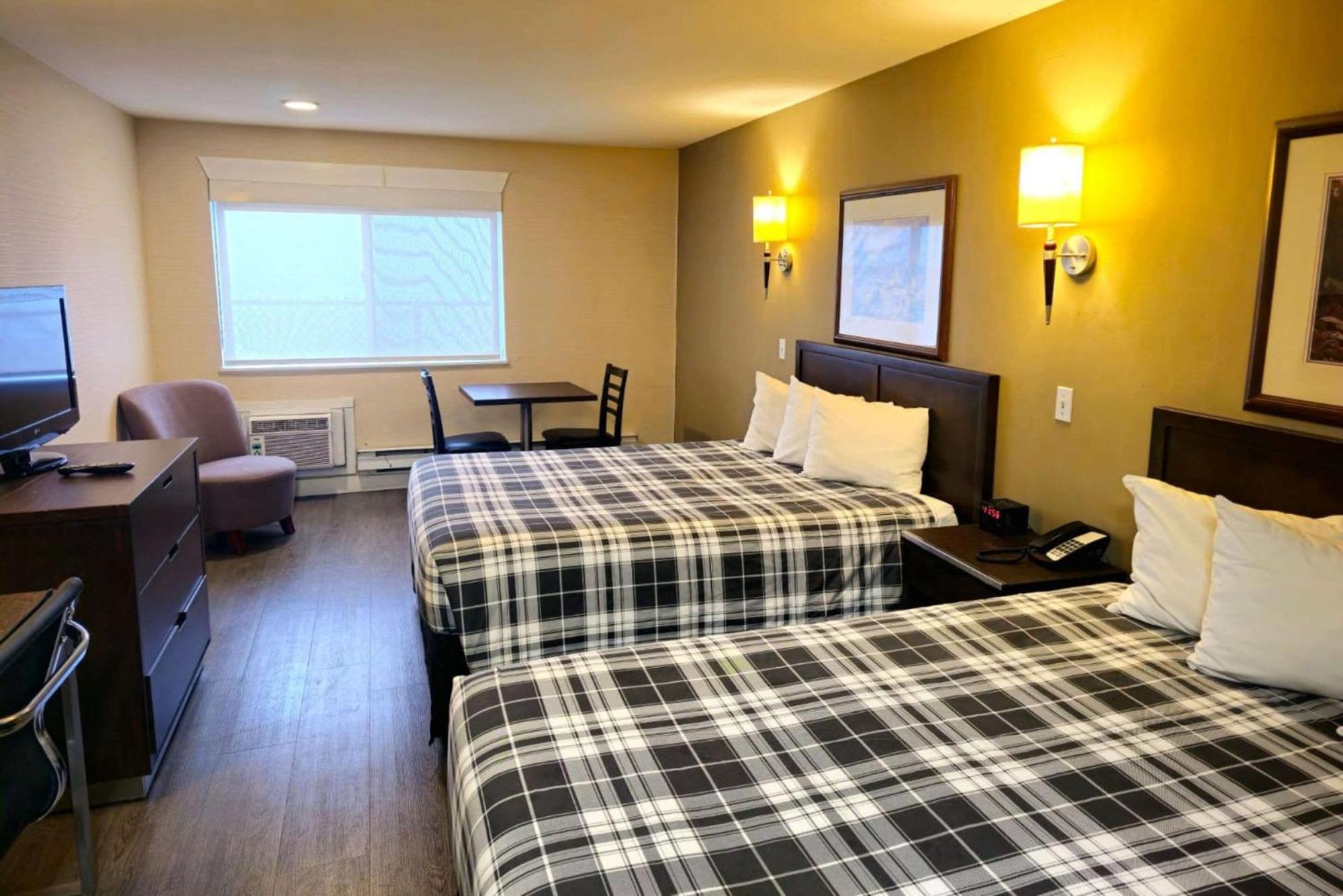 Rodeway Inn & Suites Kamloops Eksteriør bilde