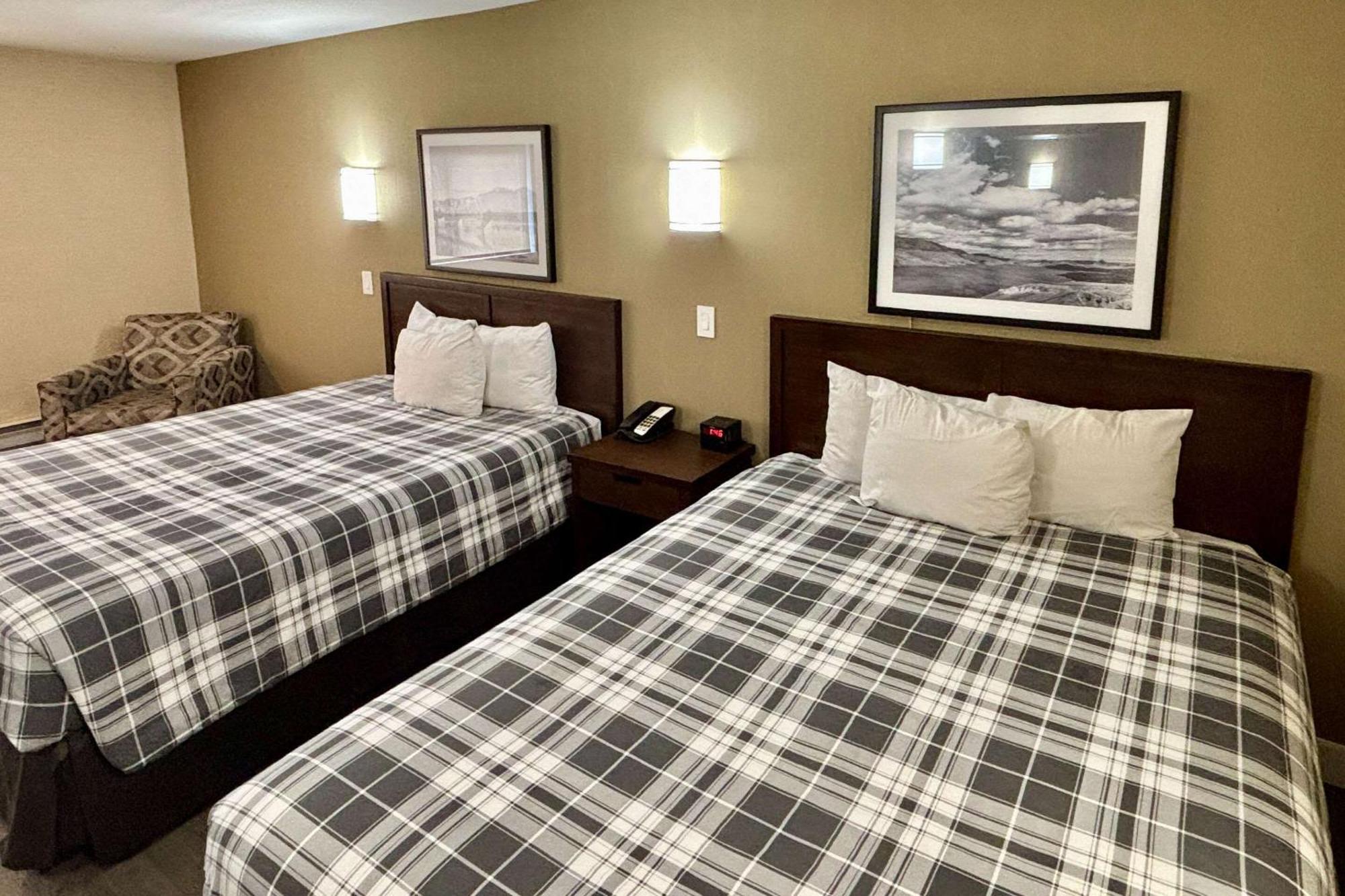 Rodeway Inn & Suites Kamloops Eksteriør bilde