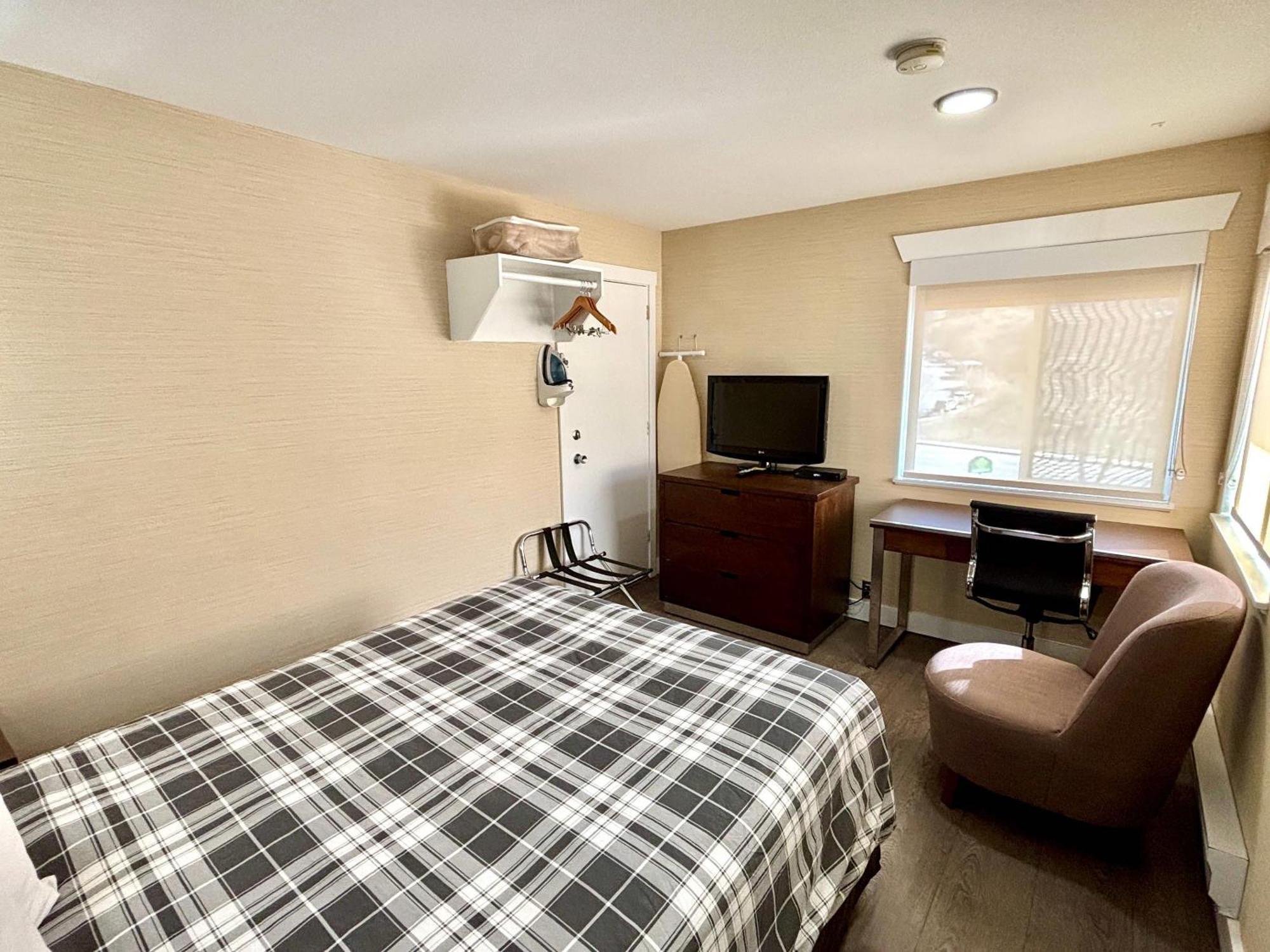 Rodeway Inn & Suites Kamloops Eksteriør bilde