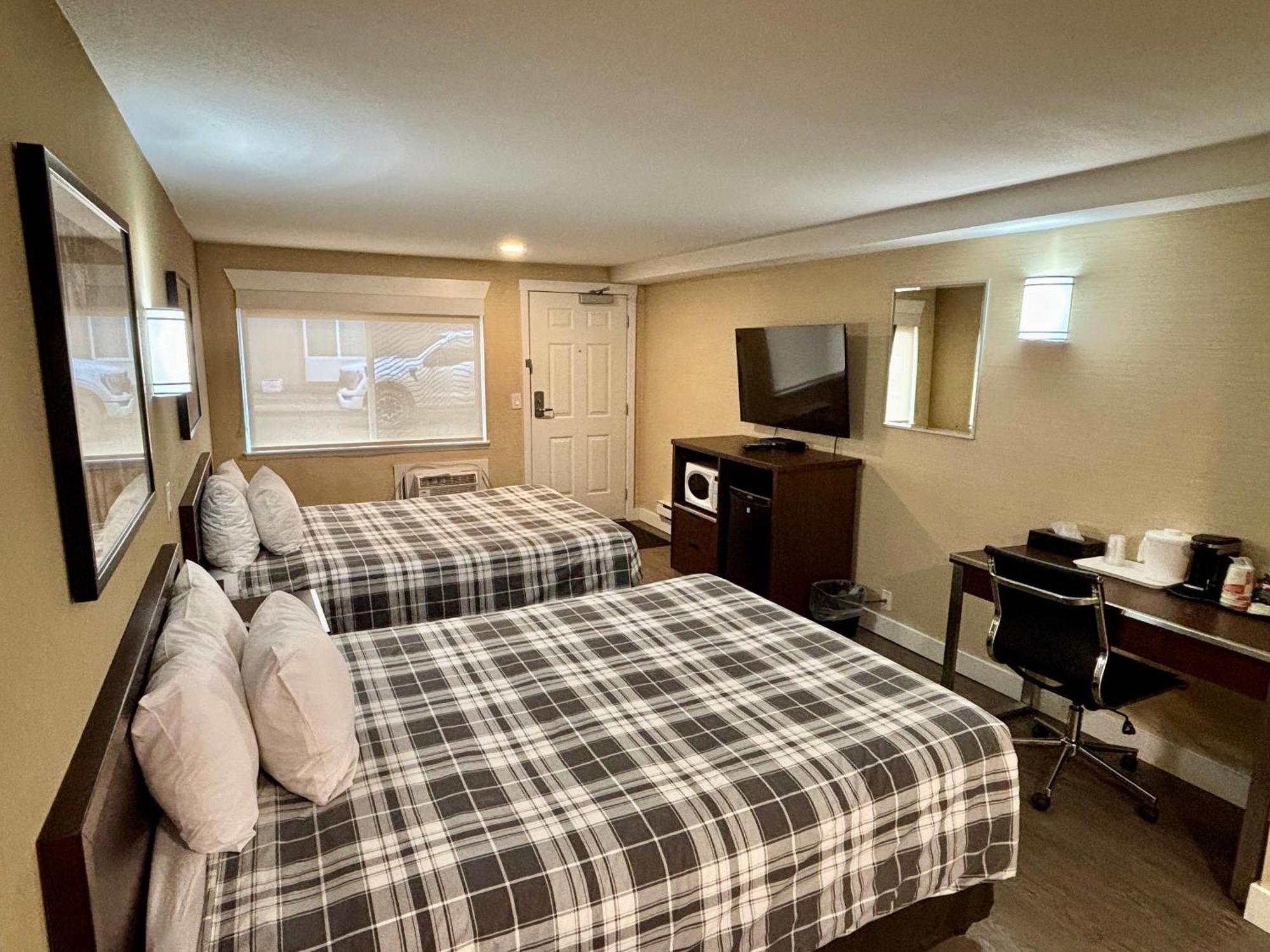 Rodeway Inn & Suites Kamloops Eksteriør bilde