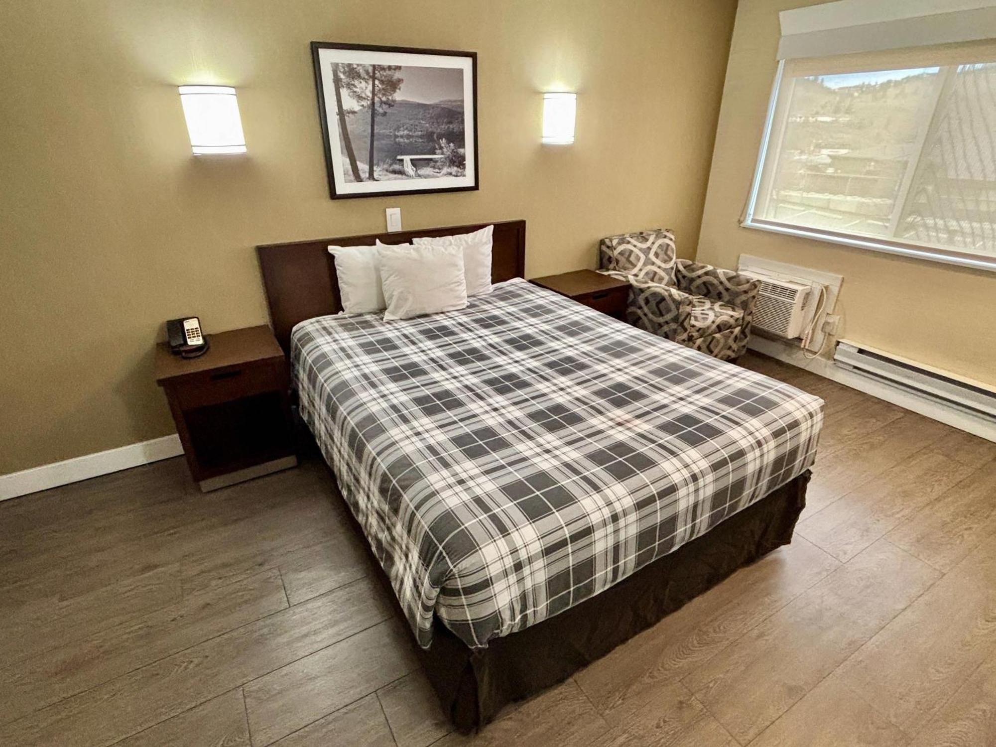 Rodeway Inn & Suites Kamloops Eksteriør bilde